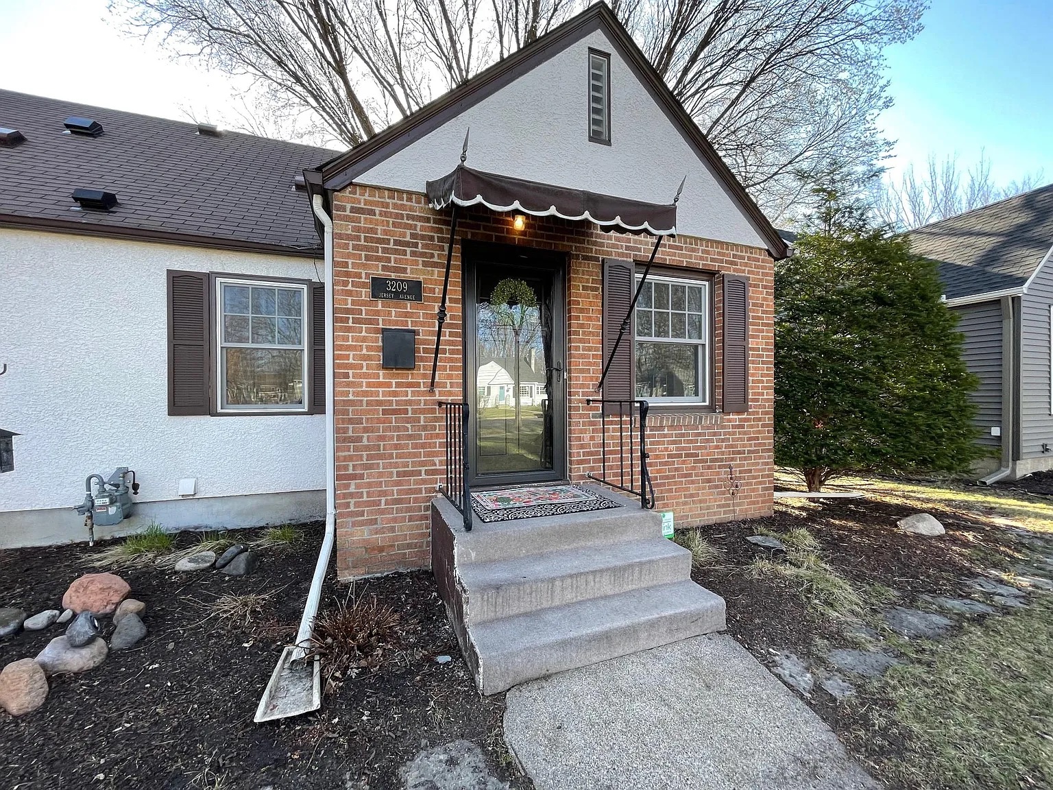 Property thumbnail image